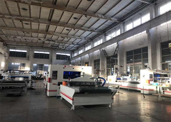 Линия фильм 63KW PUR прокатывая ЛЮБИМЦА PVC машины для производства бумажных ламинатов покрытия